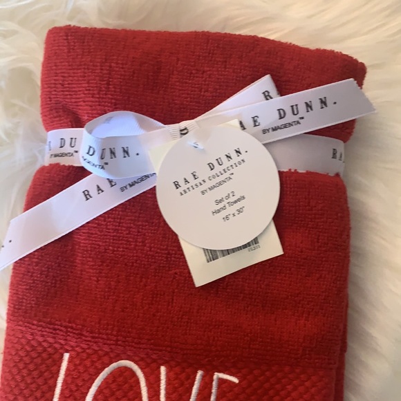 Rae Dunn LOVE set of 2 hand towels - Picture 3 of 3